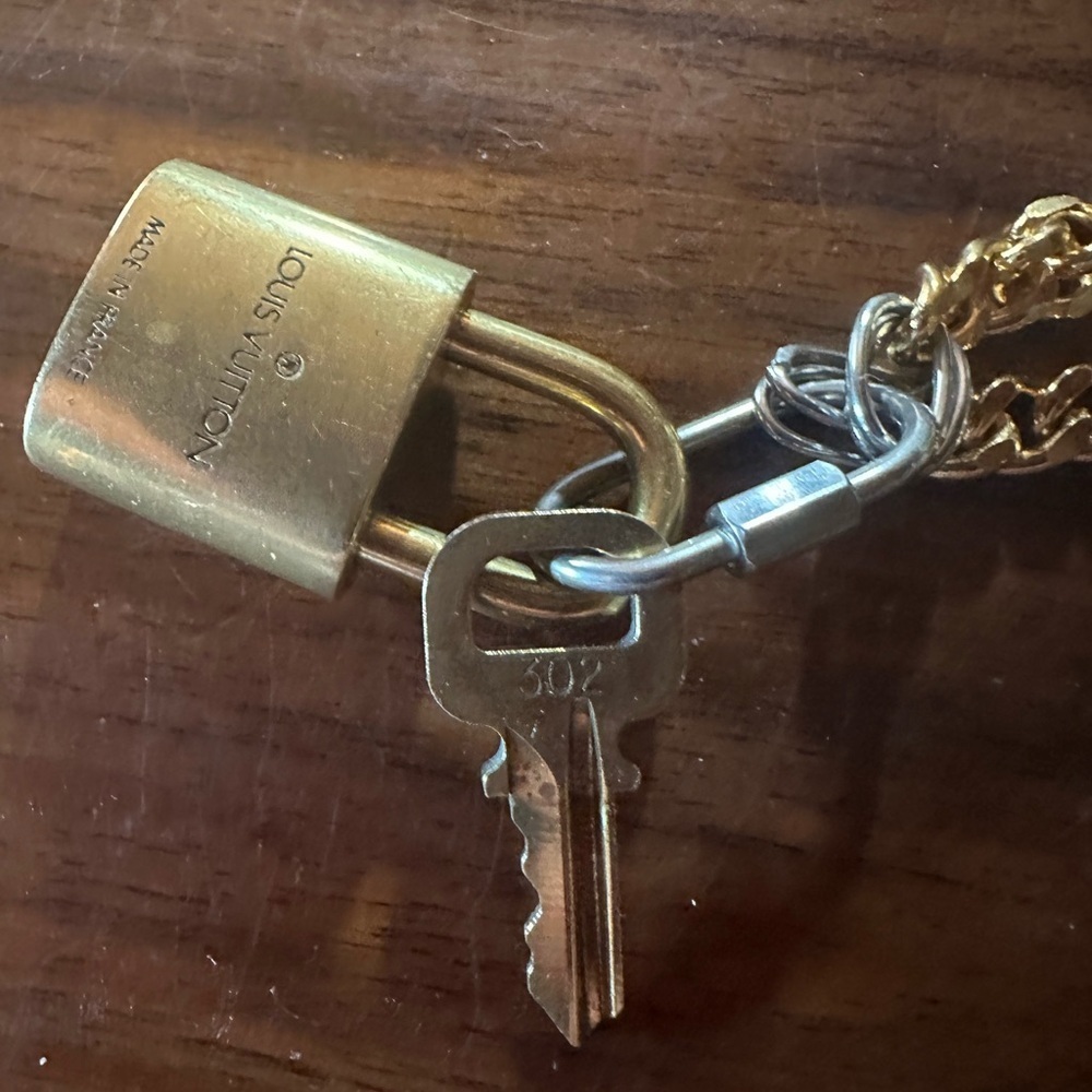 Louis Vuitton Gold Chain Necklace with Padlock no 302 - Picture 7 of 11